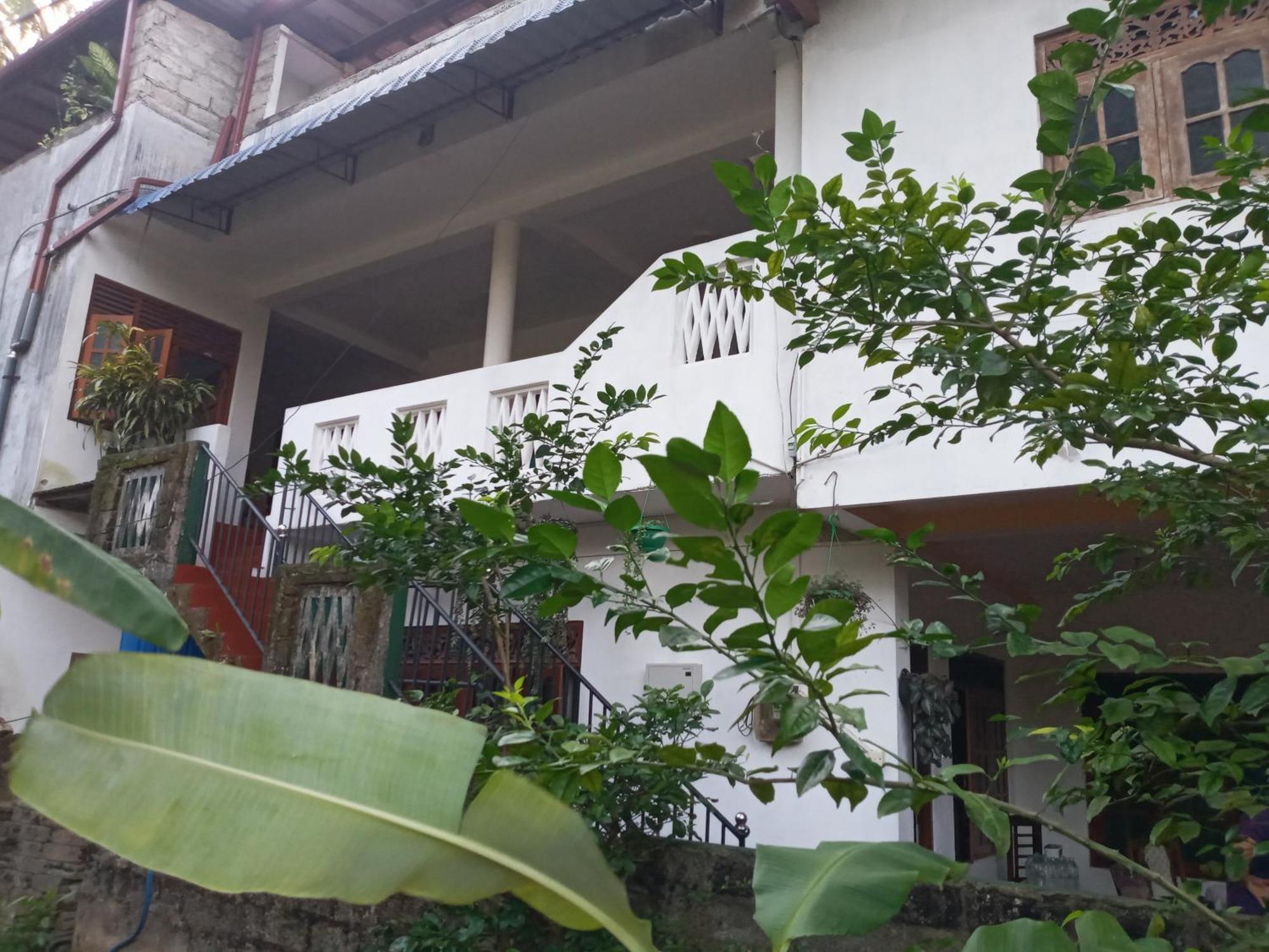 Pravindi Guest Home Mirissa Exterior foto
