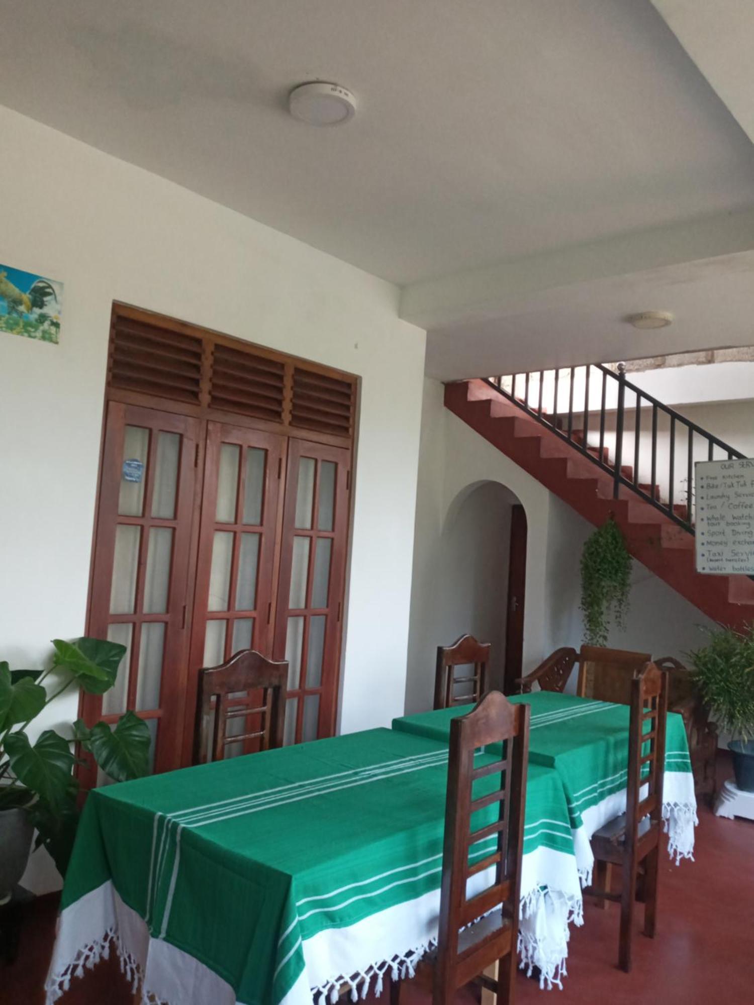 Pravindi Guest Home Mirissa Exterior foto